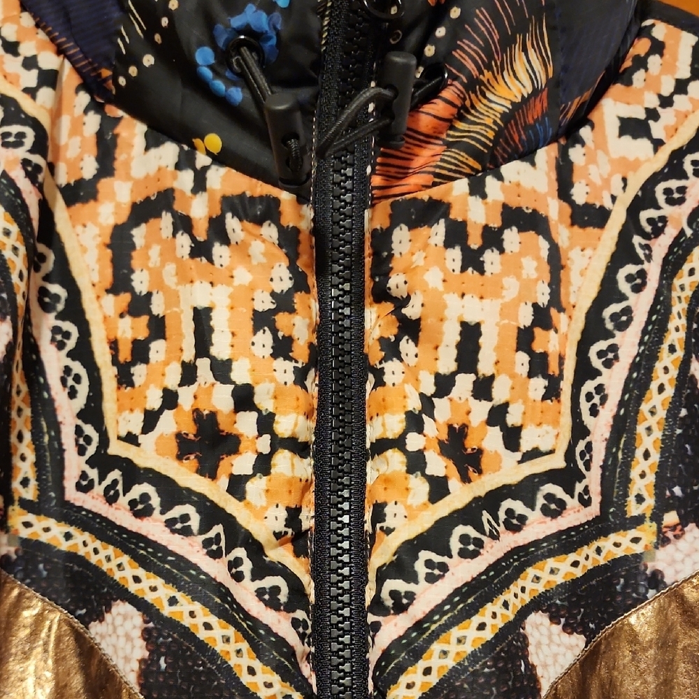 FARM Rio Borogodo Metallic Gold & Navy Patterned Reversible Puffer Jacket Small - Picture 6 of 15